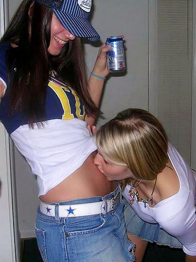 Пьяные лесбияночки на вечеринке порнофото