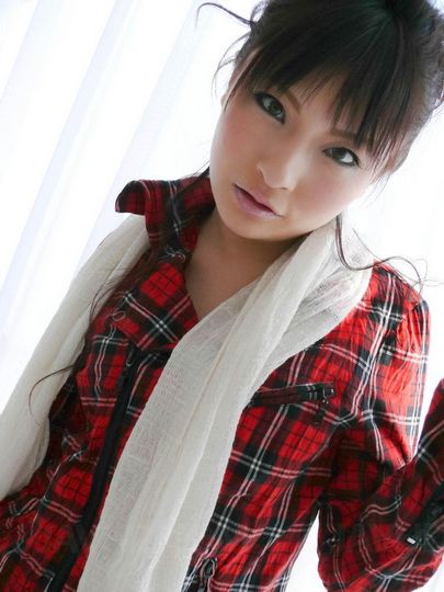 18-летняя узкоглазая красоточка Rika Sonohara наслаждается грязной групповухой с кучей орального развлечения